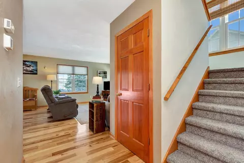 Entry Way - 4110 E Appleview Dr, Appleton, WI 54913 photo 2 of 3