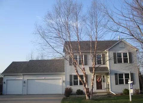 Exterior - 4110 E Appleview Dr, Appleton, WI 54913 photo 5 of 7