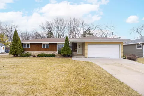 2024 Henry St, Neenah, WI 54956
