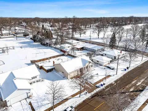 424 E Roeland Ave, Appleton, WI 54915 photo 4