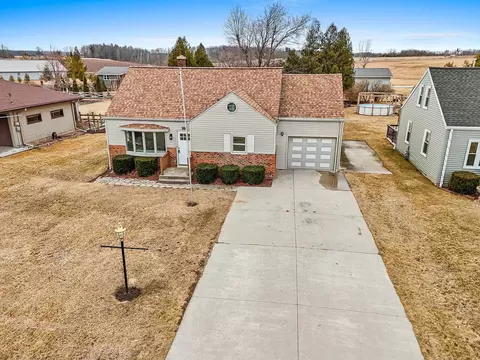 311 S Packer Dr, Manitowoc, WI 54220