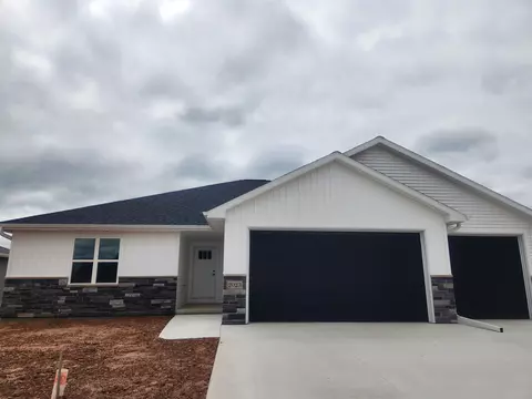 2023 Red Fox Ln, Kaukauna, WI 54130