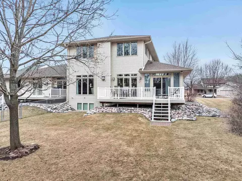 2661 Maple Hills Dr, Green Bay, WI 54313