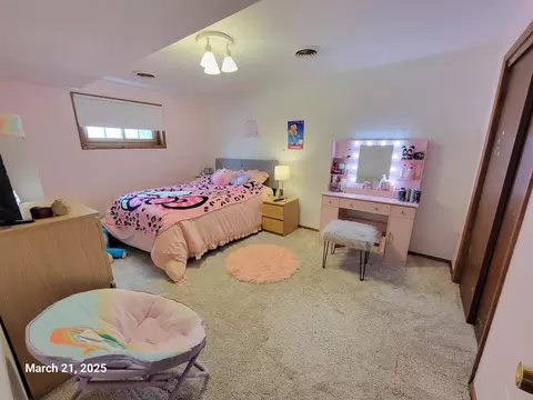 Bedroom - 600 N Canterbury Dr, Appleton, WI 54915 photo 4 of 5