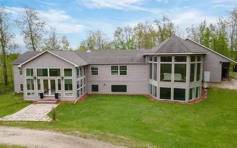5454 County Rd W, De Pere, WI 54115