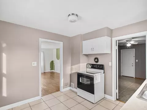 Entry Way - 406 W Brewster St, Appleton, WI 54911 photo 1 of 2