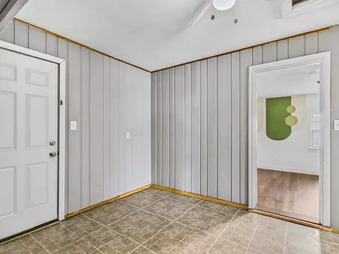 Entry Way - 406 W Brewster St, Appleton, WI 54911 photo 2 of 2
