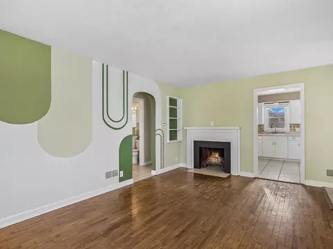 Living - 406 W Brewster St, Appleton, WI 54911 photo 2 of 3