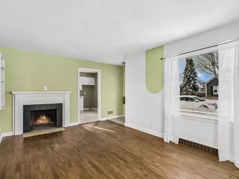 Living - 406 W Brewster St, Appleton, WI 54911 photo 3 of 3