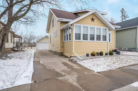 1234 Cedar St, Oshkosh, WI 54901