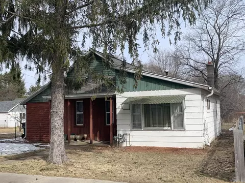 409 Jackson St, Wild Rose, WI 54984
