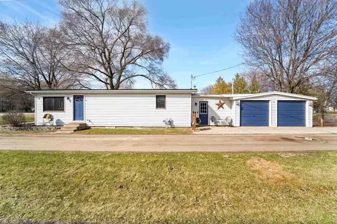 n8997 Lakeshore Drive, Van Dyne, WI 54979