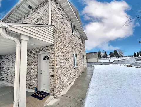 3331 N Casaloma Dr #21, Appleton, WI 54913