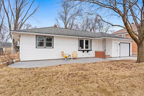 446 Main St, Wrightstown, WI 54180