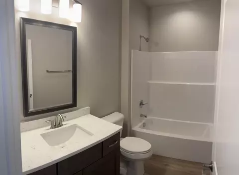 Bath - 2532 E Baldeagle Dr, Appleton, WI 54913 photo 1 of 3