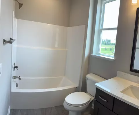 Bath - 2536 E Baldeagle Dr, Appleton, WI 54913 photo 1 of 5