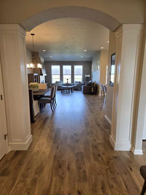 2560 E Baldeagle Dr, Appleton, WI 54913 photo 4