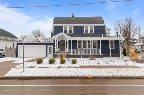 805 E Irving Ave, Oshkosh, WI 54901