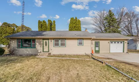 521 Van Dyne Rd, Fond Du Lac, WI 54937