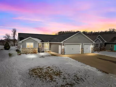 n8973 Spring Valley Road, Menasha, WI 54952