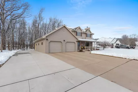 147 Oak Brook Dr, Pulaski, WI 54162