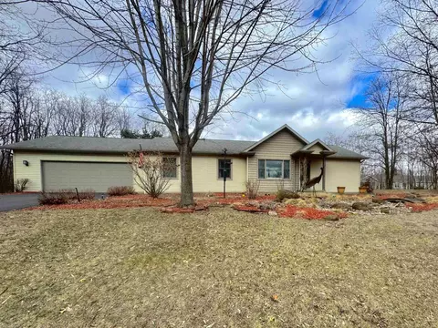 397 Seward St, Berlin, WI 54923