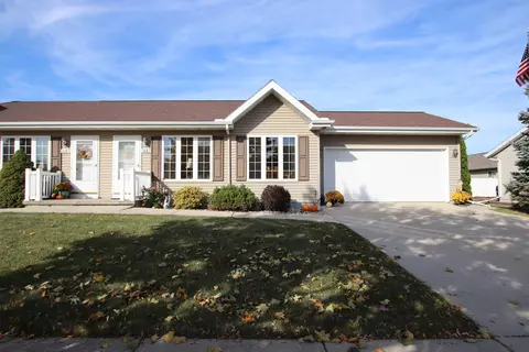 1087 Primrose Ln, Fond Du Lac, WI 54935
