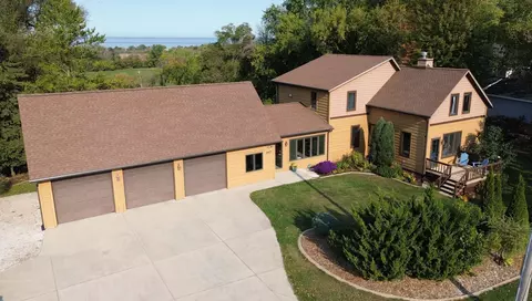 2977 Bay Settlement Rd, Green Bay, WI 54311