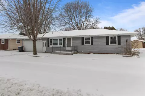 1127 Cedar St, Little Chute, WI 54140