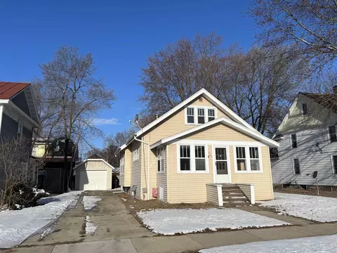 533 S Washington St, Shawano, WI 54166