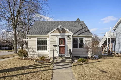 432 W 9th St, Kaukauna, WI 54130