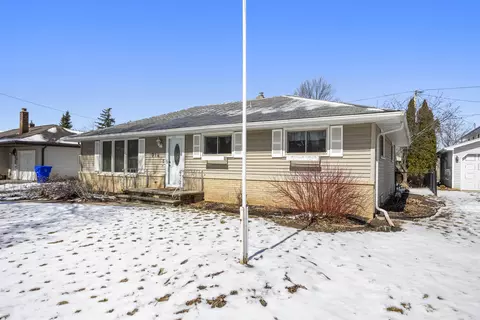 Exterior - 718 E Mcarthur St, Appleton, WI 54911 photo 3 of 9