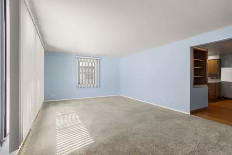 Living - 718 E Mcarthur St, Appleton, WI 54911 photo 1 of 3