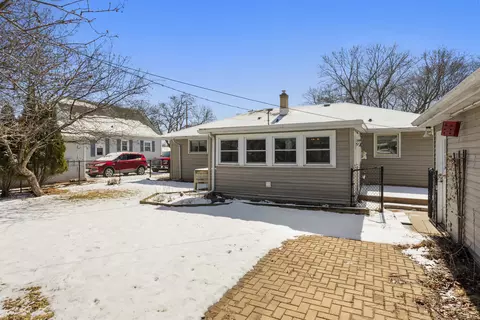 Exterior - 718 E Mcarthur St, Appleton, WI 54911 photo 8 of 9