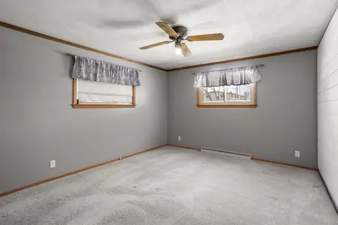 Bedroom - 718 E Mcarthur St, Appleton, WI 54911 photo 3 of 4