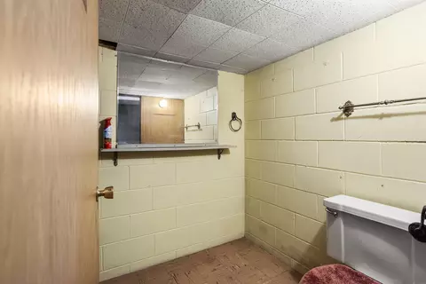 Bath - 718 E Mcarthur St, Appleton, WI 54911 photo 3 of 3