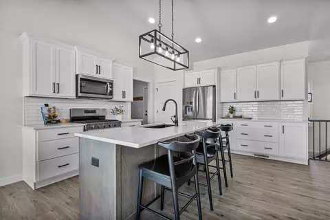 Kitchen - 3909 E Zion Ct, Appleton, WI 54913 photo 1 of 4