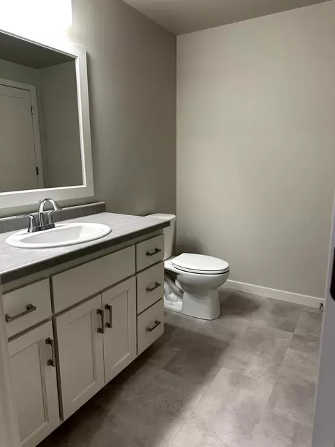 Bath - n9249 Constellation Drive, Appleton, WI 54915 photo 7 of 8