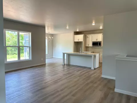 Living - n9249 Constellation Drive, Appleton, WI 54915 photo 2 of 3