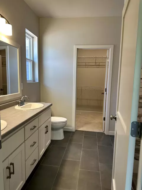 Bath - n9249 Constellation Drive, Appleton, WI 54915 photo 5 of 8