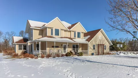 n8181 County Road G, Iola, WI 54945