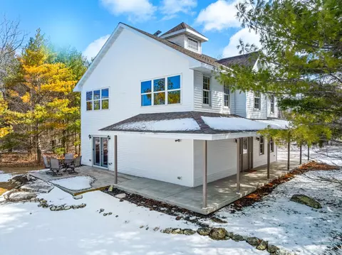 5616 Meadow View Ct, Egg Harbor, WI 54235