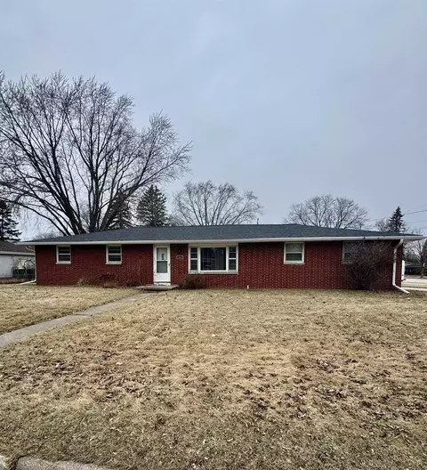 1520 Careful Dr, Green Bay, WI 54304