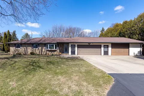 620 W Seneca Dr, Appleton, WI 54911