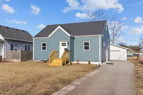 607 S Lake St, Neenah, WI 54956