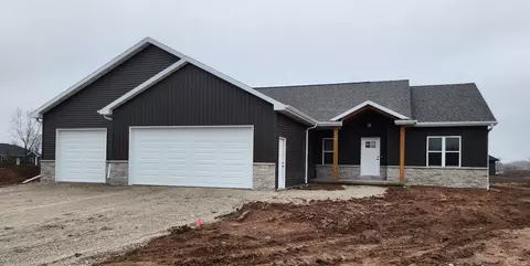 W5884 Edgewood Drive, Menasha, WI 54952