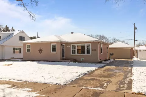 1137 W Parkway Blvd, Appleton, WI 54914