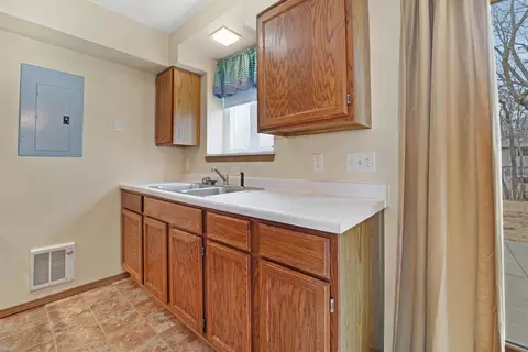 929 S West Ct #D, Appleton, WI 54915 photo 6