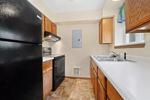 929 S West Ct #D, Appleton, WI 54915 photo 5
