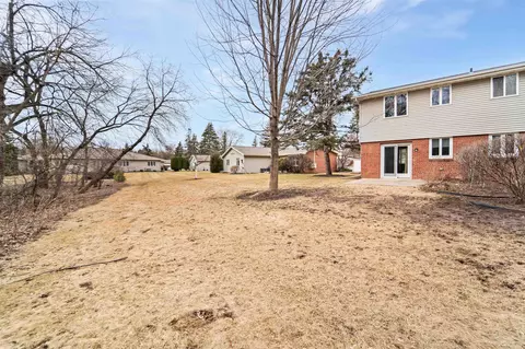 Exterior - 929 S West Ct #A, Appleton, WI 54915 photo 3 of 6
